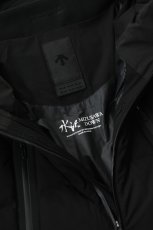 画像4: DESCENTE ALLTERRAIN (デサントオルテライン) MIZUSAWA DOWN OVERSIZED JACKET "MOUNTAINEER" [BLACK]  (4)