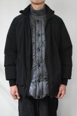 画像2: Scye (サイ) Nylon Stretch Reversible Down Jacket [BLACK] (2)