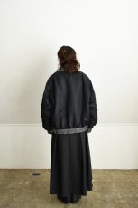 画像19: 【For WOMEN】Scye (サイ) Micro Polyester Twill Pleated Midi Skirt [BLACK] (19)