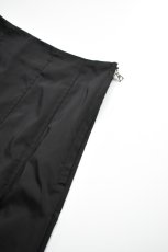 画像7: 【For WOMEN】Scye (サイ) Micro Polyester Twill Pleated Midi Skirt [BLACK] (7)