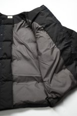 画像18: 【For WOMEN】Scye (サイ) Micro Polyester Twill Down Padded Jacket [BLACK] (18)