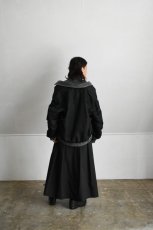 画像3: 【For WOMEN】Scye (サイ) Micro Polyester Twill Pleated Midi Skirt [BLACK] (3)