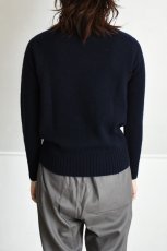 画像4: 【For WOMEN】SCYE BASICS (サイベーシックス) Shetland Wool Crew Neck Sweater [NAVY] (4)