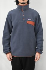 画像2: patagonia (パタゴニア) メンズ・ライトウェイト・シンチラ・スナップT・プルオーバー [SMOLDER BLUE W/BURNISHED RED] (2)