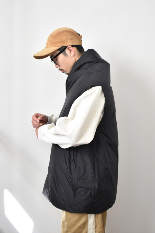 TEÄTORA (テアトラ) ROOMKEY VEST - EVA [BLACK]